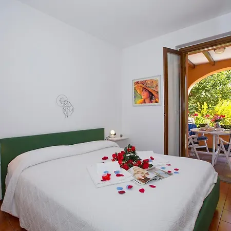 Apartman Sleeps 4 *